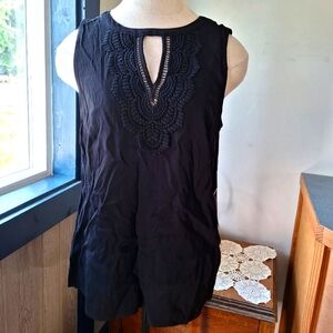 Daniel Rainn "Quin Keyhole Crochet Top", Size Small, Style#RPD15302RY3, NWT